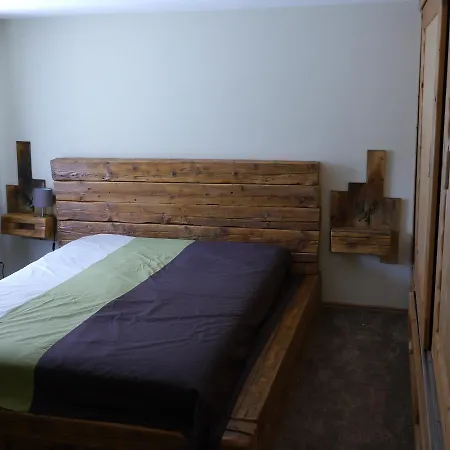 Szarvasko Nyaralo/ Deer Rock * Ostřihom